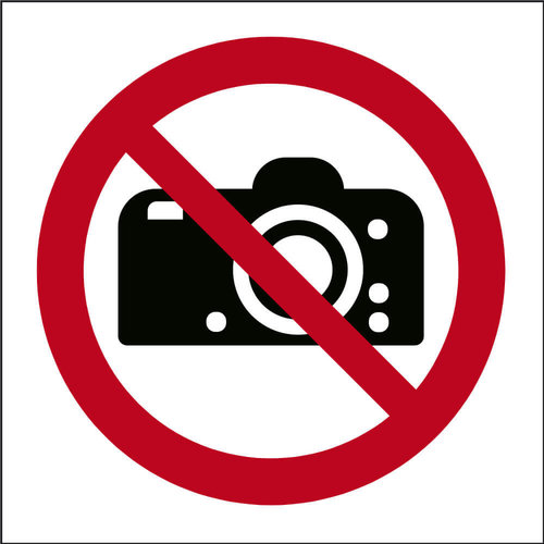 11-121 Valokuvaaminen kielletty (merkki)